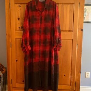 Long plaid button front shirt dress. 💯 poly.